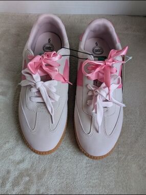 Wonder Nation Pink Ribbon-Accent Big And Little Girls Sneakers Size 6